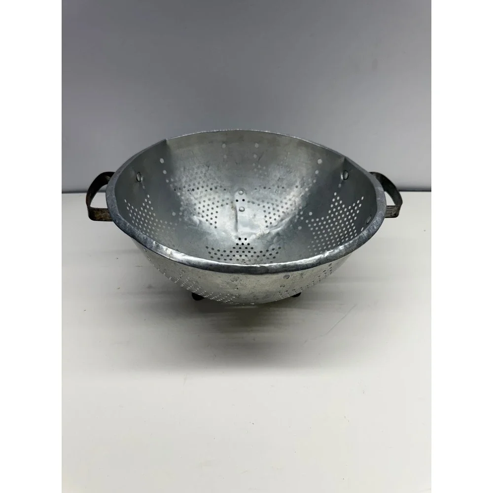 Vintage Aluminum Star Pattern Colander Stainer with Handles and Feet Rustic